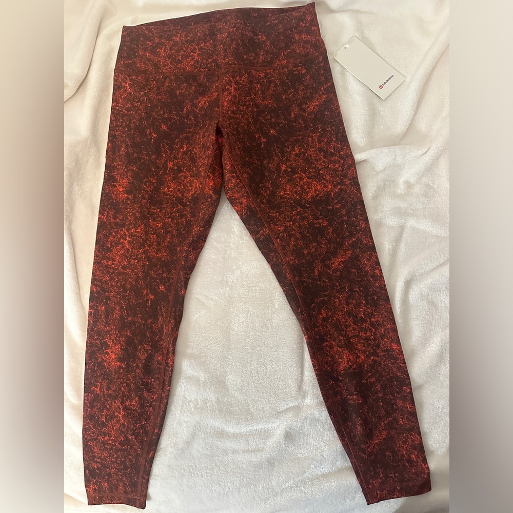 Lululemon wonder train HR tught 28”